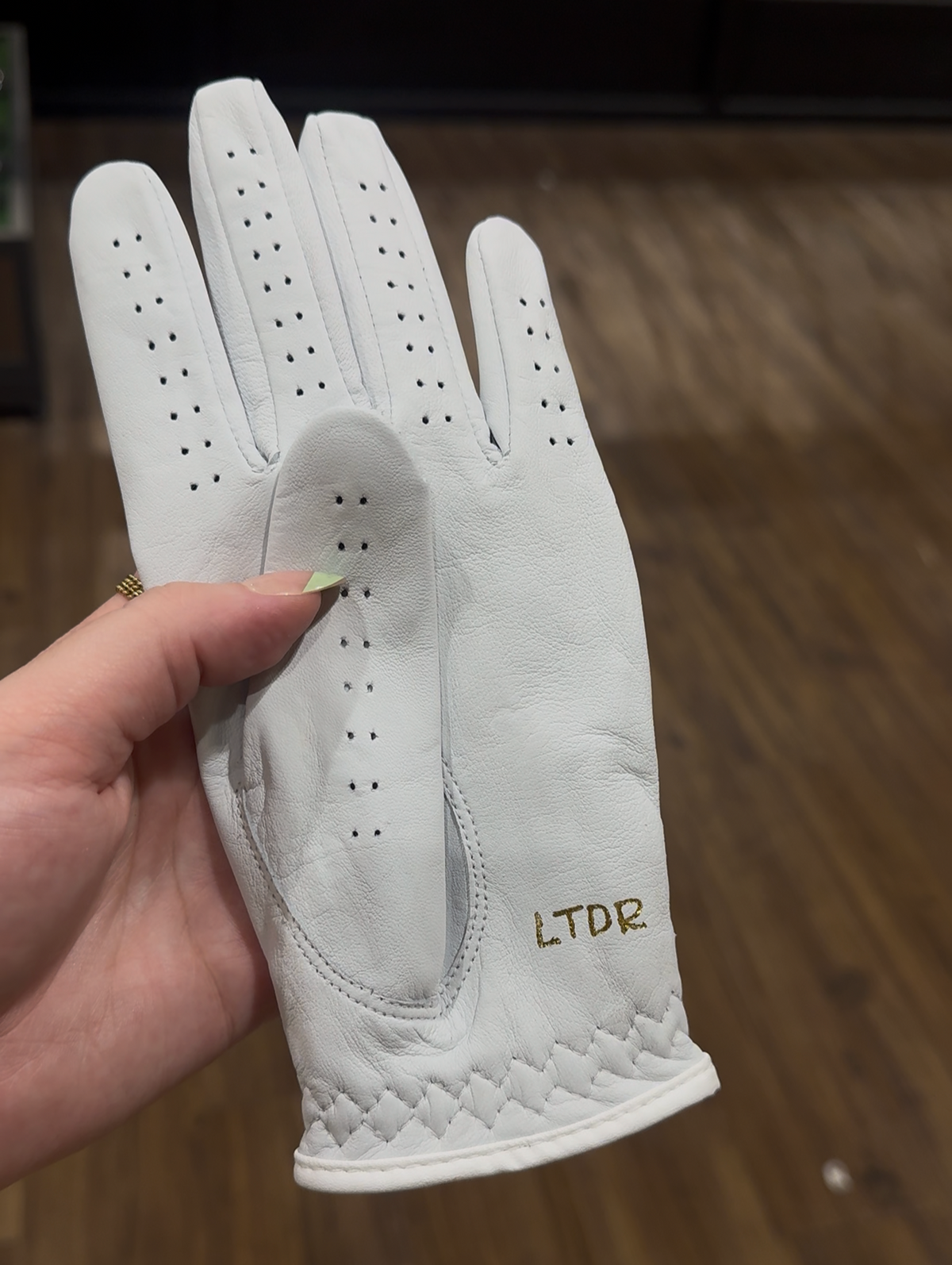 hot foiling on golf glove for womens golf event in kansas city